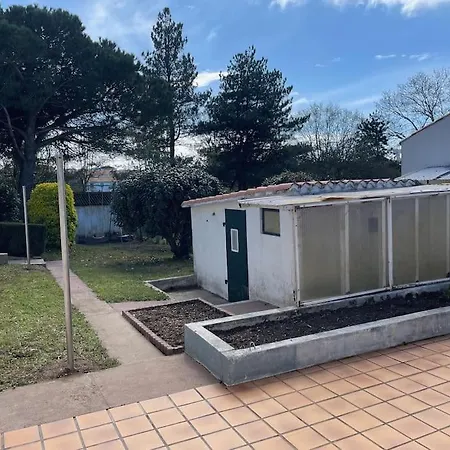 Holiday home Pavillon Bord De - 10min Des Plages En Velo *